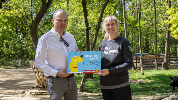 Mit der Spendenübergabe an den Assisi-Hof konnte Das Futterhaus Österreich seine Kampagne „Glück teilen“ abschließen. Mit der Spendenübergabe an den Assisi-Hof konnte Das Futterhaus Österreich seine Kampagne „Glück teilen“ abschließen.