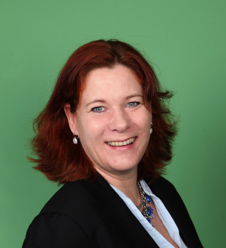Alexandra Facklamm war in den letzten zehn Jahren als Prokuristin für Verband und GmbH tätig. Alexandra Facklamm war in den letzten zehn Jahren als Prokuristin für Verband und GmbH tätig.