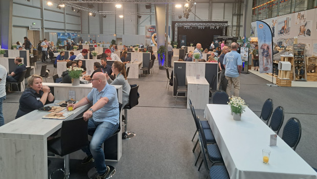 Familiäre Stimmung prägte das Bild: Besucher aus aller Welt kamen zur letzten Hausmesse an den Trixie-Standort in Tarp.