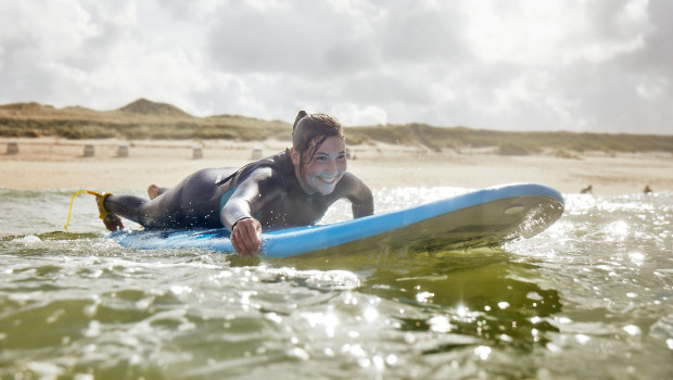 Trixie unterstützt unter anderem Surfcamps für krebskranke Kinder und Jugendliche.