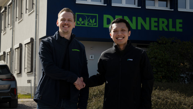 Julian Kernst (links im Bild) mit Junhao Eu.&nbsp;