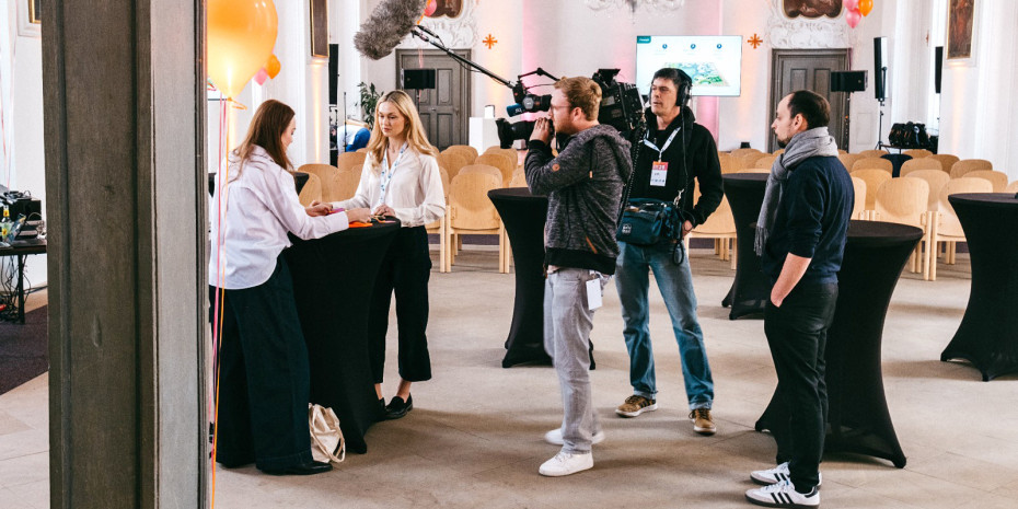 Das Start-up-Unternehmen arbeitet intensiv mit den Medien zusammen, im Bild: Dreharbeiten für einen TV-Beitrag.