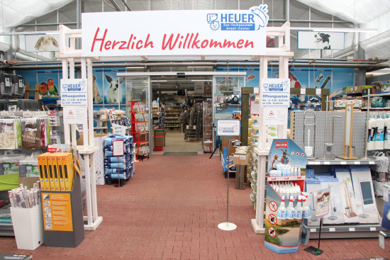 Inmitten eines Freizeitmarktes befindet sich seit 14 Jahren Zoo & Angel Heuer. 
