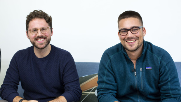 Die beiden Firmengründer: Jonathan Loesing (rechts) und Julian Lechner. 