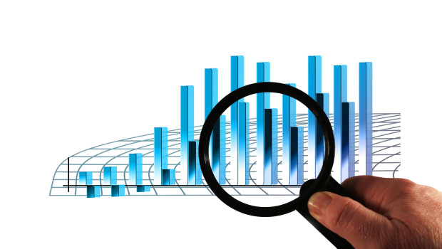 Der HDE zeigt, dass zum Jahresbeginn 2026 die Anschaffungsneigung der Deutschen sinkt und die Sparneigung gleichzeitig steigt.
