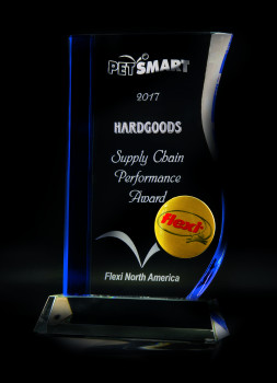 Flexi wurde von PetSmart mit dem Award “PetSmart’s Supplier of the Year 2017” ausgezeichnet.