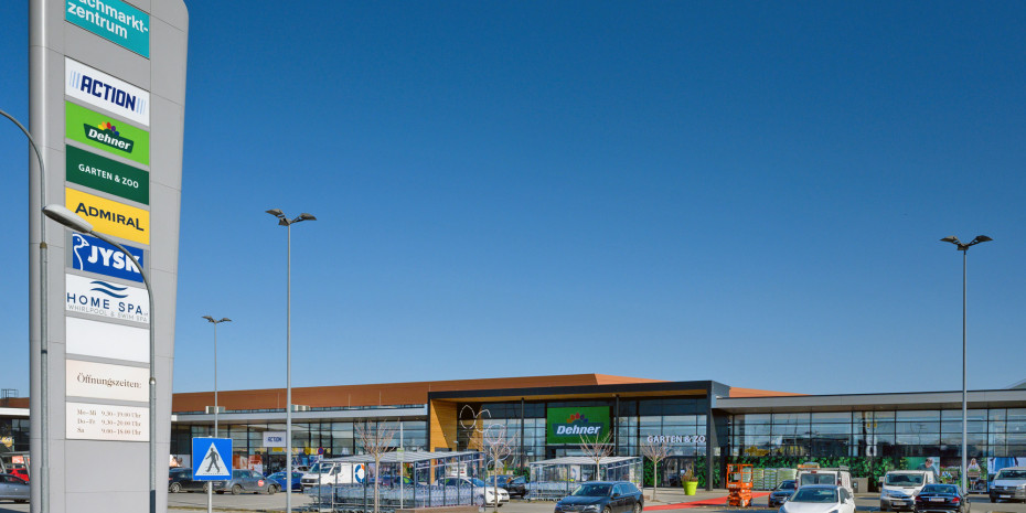 Schon von außen soll die moderne Architektur des neuen Dehner-Marktes auf das Shoppingerlebnis im Inneren hinweisen.