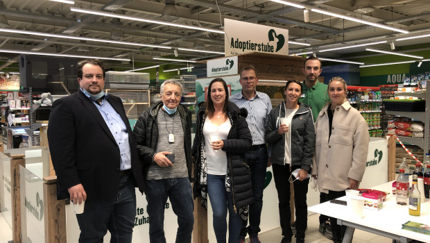 Freuen sich über die neue Adoptierstube (von links): Johannes Saal (Tierheim Schwebheim), Wolfgang Friedl (Deutscher Tierschutzbund LV Bayern), Kristin Schlembach (Tierheim), Dirk Winter (Fressnapf Mainfranken), Christina Hermann (Tierheim), Roman Häntsch (Marktleiter) und Christina Herrmann (Tierheim).