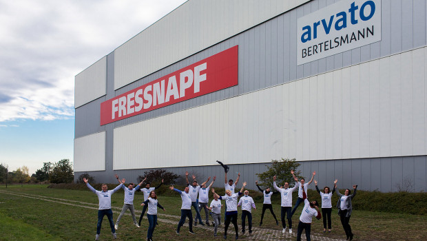 Die Mitarbeiter von Arvato Supply Chain Solutions freuen sich über die Fortsetzung der Zusammenarbeit mit Fressnapf.