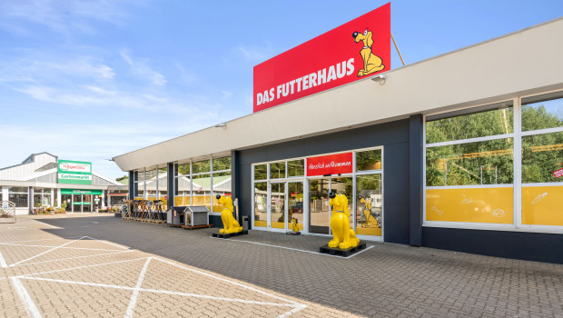 Nach dem Umzug präsentiert sich der Standort Alt-Mölln auf 1.650 Quadratmetern Verkaufsfläche in einer völlig neuen Dimension. Nach dem Umzug präsentiert sich der Standort Alt-Mölln auf 1.650 Quadratmetern Verkaufsfläche in einer völlig neuen Dimension.