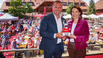 25 Jahre Gut Aiderbichl: Emotionales Jubiläumsfest in Henndorf 25 Jahre Gut Aiderbichl: Emotionales Jubiläumsfest in Henndorf