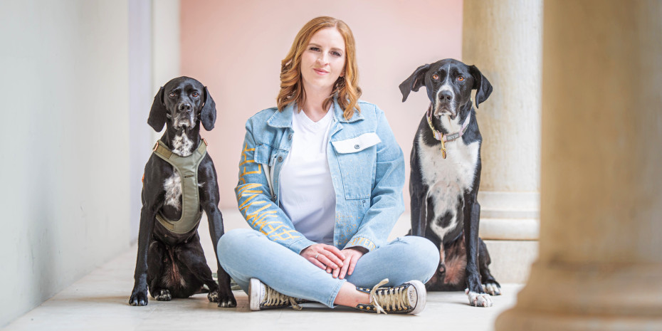 Auch nach der erfolgreichen Eröffnung ihres Hundekompetenzzentrums ist Emmy & Pepe-Chefin Viktoria Tuscher nicht zu bremsen und hat viele weitere Pläne.   
