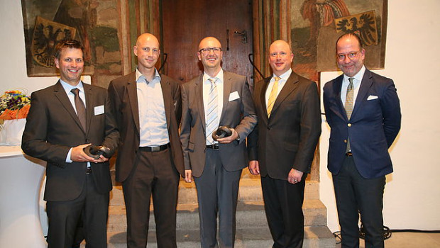 Die Gewinner (von links): Timo Jatzwauk (Leiter CRM, Fressnapf), Michael Schreiber und Wiegand Binder (beide Festool) sowie die DDV-Präsidenten Martin Nitsche und Patrick Tapp. Foto: DDV e.V.