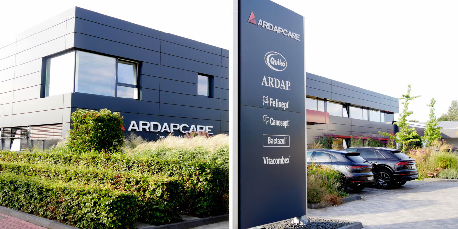 Vor über 60 Jahren gegründet,  hat sich Ardap Care zu einem führenden internationalen Unternehmen in der Heimtierpflege und -nahrung sowie in der Haushaltshygiene entwickelt.