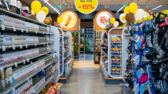 Sieben Plaček-Märkte an Fressnapf?