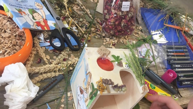 Nagerfreundliche Designs mit Blüten und Ähren wurden umgesetzt.