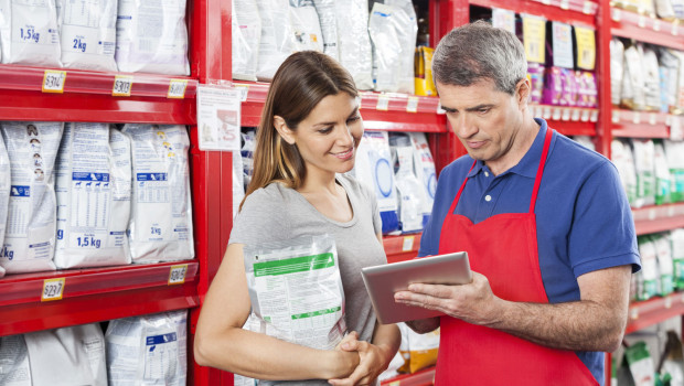 2 Meter Abstand zum Kunden 2 Meter Abstand zum Kunden