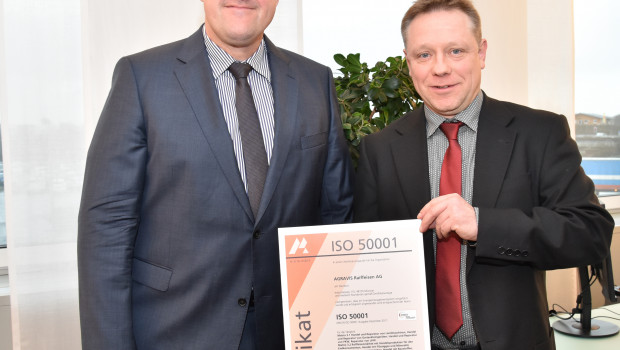 Freuen sich über die Zertifizierung: Vorstandsvorsitzender Andreas Rickmers (links) und Christian Lux, Leiter des Energiemanagements. Freuen sich über die Zertifizierung: Vorstandsvorsitzender Andreas Rickmers (links) und Christian Lux, Leiter des Energiemanagements.