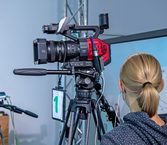 Kamera läuft: Die Übertragung kam live aus dem Studio der Handelsblatt Media Group in Düsseldorf.