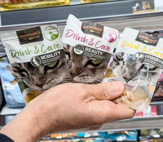 Der gesundheitliche Zusatznutzen von Hunde- und Katzenfutter wird mittlerweile in fast jedem Produkt beworben, viele Produkte wie Katzendrinks zielen ausdrücklich darauf ab. Der gesundheitliche Zusatznutzen von Hunde- und Katzenfutter wird mittlerweile in fast jedem Produkt beworben, viele Produkte wie Katzendrinks zielen ausdrücklich darauf ab.