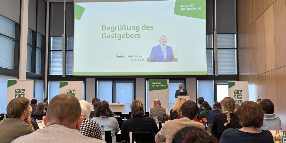 Das Zusammenleben mit einem Hund bringt viele positive Aspekte, aber auch Herausforderungen und eine große Verantwortung mit sich. Wichtige Multiplikatoren für artgerechte Haltung und ein harmonisches Zusammenleben von Mensch und Tier sind besonders Tierärzte und Zoofachhandel.