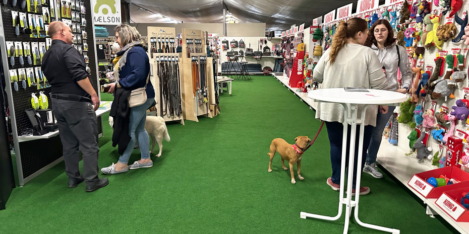 Viele Geschäftspartner der Tierbude Nalbach waren zur Hausmesse gekommen. Manche von ihnen nahmen dafür weite Anfahrten in Kauf.
