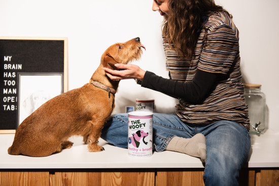 Die Snackreihe von The Woofy umfasst Produkte, die einen Fleischanteil von jeweils 90 Prozent aufweisen. Sie sind mit einer Gesundheitsformel  ausgestattet, die häufige Beschwerden von Hunden maßgeblich lindern kann. 