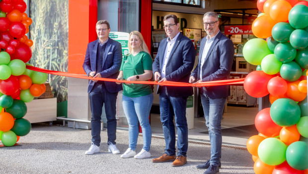 Feierliche Eröffnung mit Hermann Aigner, Geschäftsführer Fressnapf Österreich, Claudia Matuschka, Filialleitung, Andreas Hasenöhrl, Bürgermeister Wals-Siezenheim, und Thomas Kerschbaumer, Sales Director Fressnapf Österreich (von links).