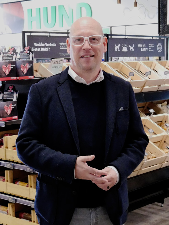 Oliver Windhaus hat als Vice President Corporate Store Design bei Fressnapf maßgeblichen Anteil am Konzept der neuen Future-Store-Generation.