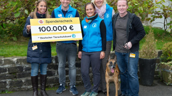 Mars übergibt 100.000 € an Tierschutzbund