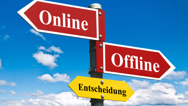 Internetkäufe und stationäre Käufe liegen auch bei den Online-Shoppern fast gleich auf. Foto: L.Klauser - Fotolia