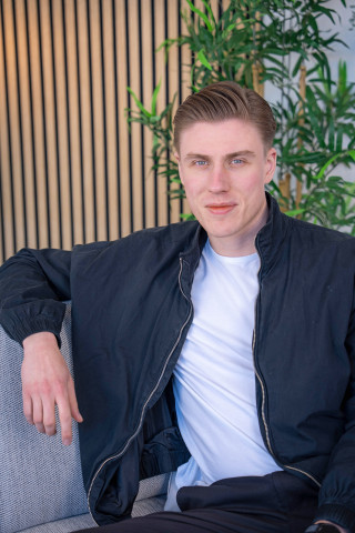 AstroPet, Corben Pape