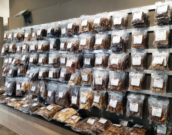 Über 300 Produkte sind geboten, die beim Fachhändler aufmerksamkeitsstark in Szene gesetzt werden können. Über 300 Produkte sind geboten, die beim Fachhändler aufmerksamkeitsstark in Szene gesetzt werden können.