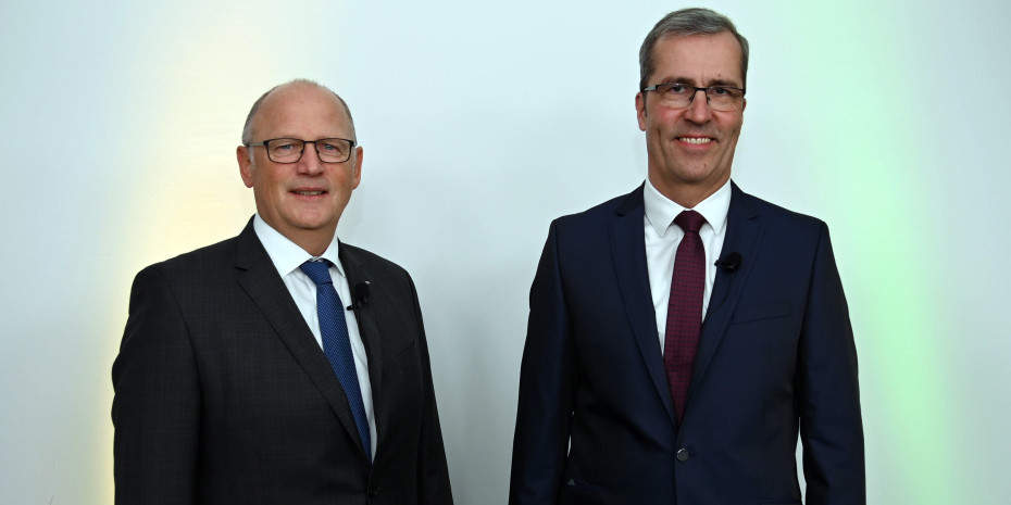 Agravis-Vorstandsvorsitzender Dr. Dirk Köckler (rechts) und Finanzvorstand Hermann Hesseler sehen den Konzern trotz der Umsatzrückgänge im vergangenen Jahr auf einem guten Weg.