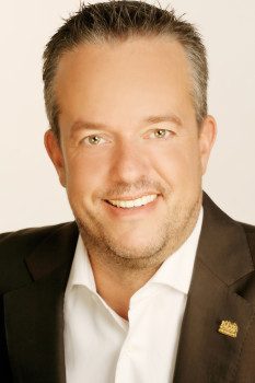 Unternehmensgründer und Inhaber Torsten Toeller bleibt Vorsitzender des Verwaltungsrats.