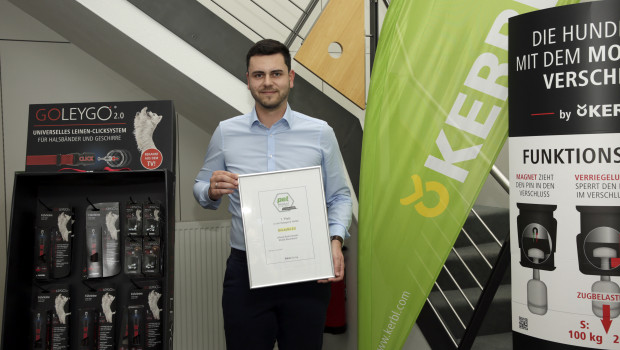 Die pet-Leser haben „GoLeyGo 2.0“ von Kerbl zum Produkt des Jahres 2019/2020 gewählt. Produktmanager Bernd Moser nahm die Auszeichnung entgegen.