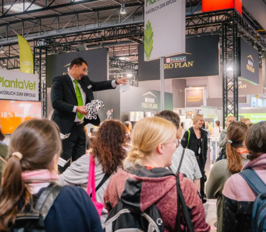 Führende Hersteller und Dienstleister präsentieren sich im Expo-Bereich. Führende Hersteller und Dienstleister präsentieren sich im Expo-Bereich.