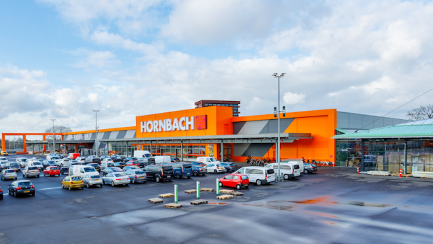 Das Bild zeigt den Hornbach-Markt in Enschede.