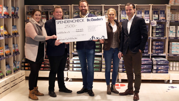 Bei Dr. Clauder haben sich Geschäftsführung und Mitarbeiter an der Spendensumme beteiligt. Bei Dr. Clauder haben sich Geschäftsführung und Mitarbeiter an der Spendensumme beteiligt.