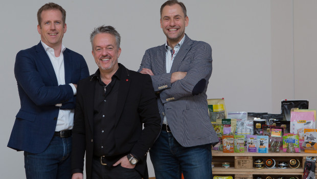 Schauen optimistisch in die Zukunft (von links): Folkert Schultz (Geschäftsführer), Torsten Toeller (Unternehmensgründer und -inhaber) und Dr. Hans-Jörg Gidlewitz (Geschäftsführer).