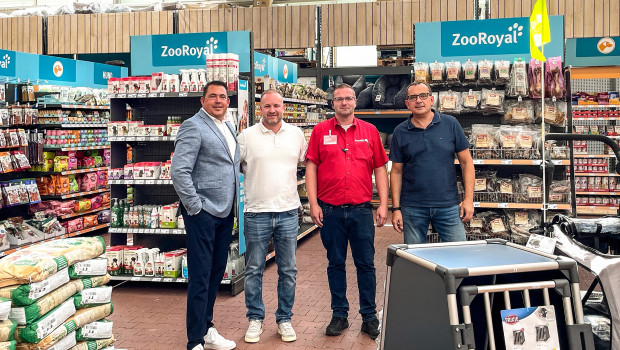 Jochen Vogel (v.l.n.r.; CEO Toom Baumarkt(, Marcel Bersch (Geschäftsführer ZooRoyal), Thomas Ehrholdt (Marktleiter Toom Baumarkt Bretten) und Dominique Rotondi (COO Toom Baumarkt) zu Besuch im Toom Bretten. Jochen Vogel (v.l.n.r.; CEO Toom Baumarkt(, Marcel Bersch (Geschäftsführer ZooRoyal), Thomas Ehrholdt (Marktleiter Toom Baumarkt Bretten) und Dominique Rotondi (COO Toom Baumarkt) zu Besuch im Toom Bretten.