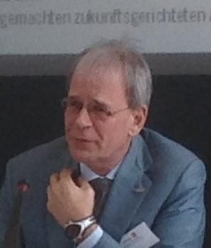 Albrecht Hornbach hat den Bundesverdienstorden erhalten.