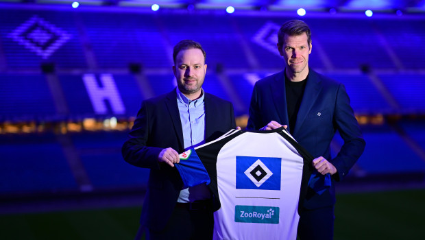 Marcel Bersch, Geschäftsführer für den stationären Vertrieb bei Zoo Royal, und Johannes Haupt, Senior Director Team HSV beim HSV-Vermarktungspartner Sportfive, arbeiten in der Saison 2023/24 zusammen.