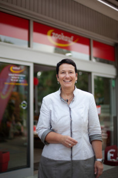 Birgit Zelter-Dähnrich konzentriert sich nun auf die Düsseldorfer Doppelmesse „Faszination Heimtierwelt“ und „Fachforum Heimtier“.