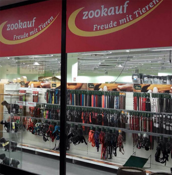 In Bruchsal haben die Brüder Roland und Wolfgang Theilig nun ihren Markt unter der „Zookauf-Flagge“ wiedereröffnet. In Bruchsal haben die Brüder Roland und Wolfgang Theilig nun ihren Markt unter der „Zookauf-Flagge“ wiedereröffnet.
