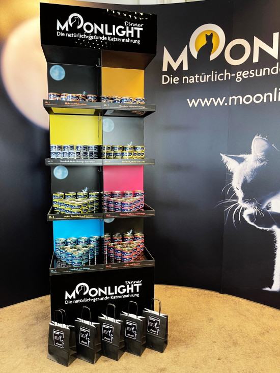 Das Dosenprogramm des Katzenfutters „Moonlight Dinner“ umfasst mittlerweile acht verschiedene Sorten.