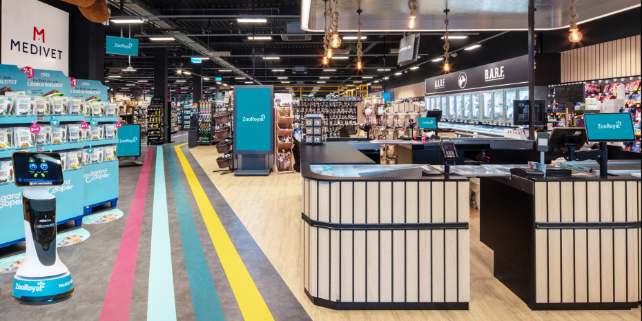 Bei Checkout-Konzepten haben sich Self-Service-Systeme bereits etabliert, so das EHI für die aktuelle Handelslandschaft. Gezielt gewählte Einrichtungselemente sorgen zudem für ein hochwertiges Ladenbild. Bei Checkout-Konzepten haben sich Self-Service-Systeme bereits etabliert, so das EHI für die aktuelle Handelslandschaft. Gezielt gewählte Einrichtungselemente sorgen zudem für ein hochwertiges Ladenbild.