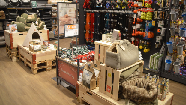 In einigen Do it + Garden-Fachmärkten wird auch eine große Auswahl an Heimtierbedarf angeboten, unter anderem in Zug. Dieser Markt ist von der Konsolidierungswelle bei Migros bisher nicht betroffen. 