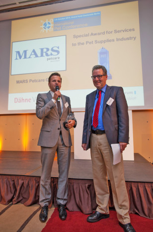 Tom Albold, Geschäftsführer von Mars Petcare Deutschland und Chefredakteur PET worldwide, Ralf Majer-Abele