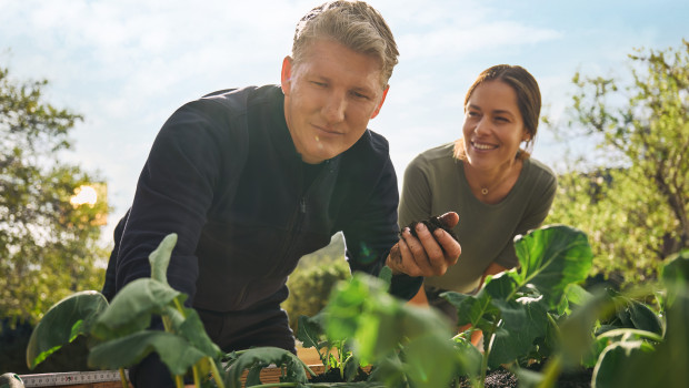 Ana Ivanović und Bastian Schweinsteiger sind bis Ende 2022 die neuen Markenbotschafter von toom.